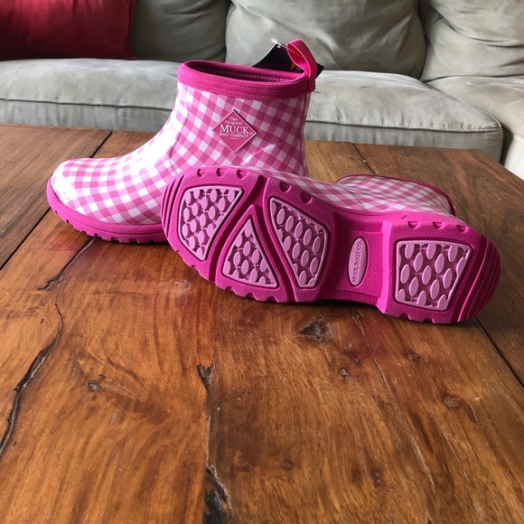 muck boots Shoes -  NWT Muck boots 
